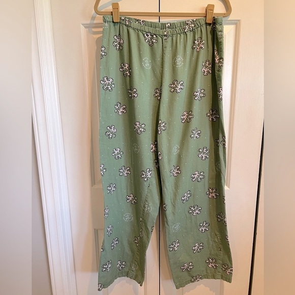 LIFE IS GOOD💚Green, Holiday Snowflake Pattern Pajama Pants - Vintage Pattern - Picture 2 of 7